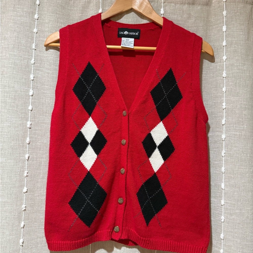 Sag Harbor Red V-Neck Argyle Sweater Vest